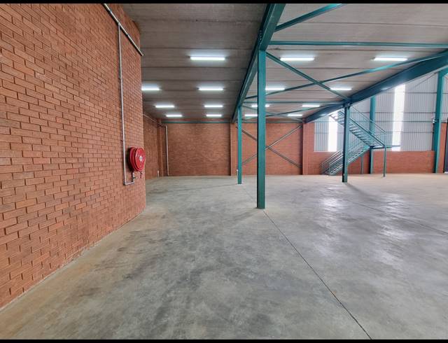 1,581M² WAREHOUSE FOR SALE IN ORMONDE